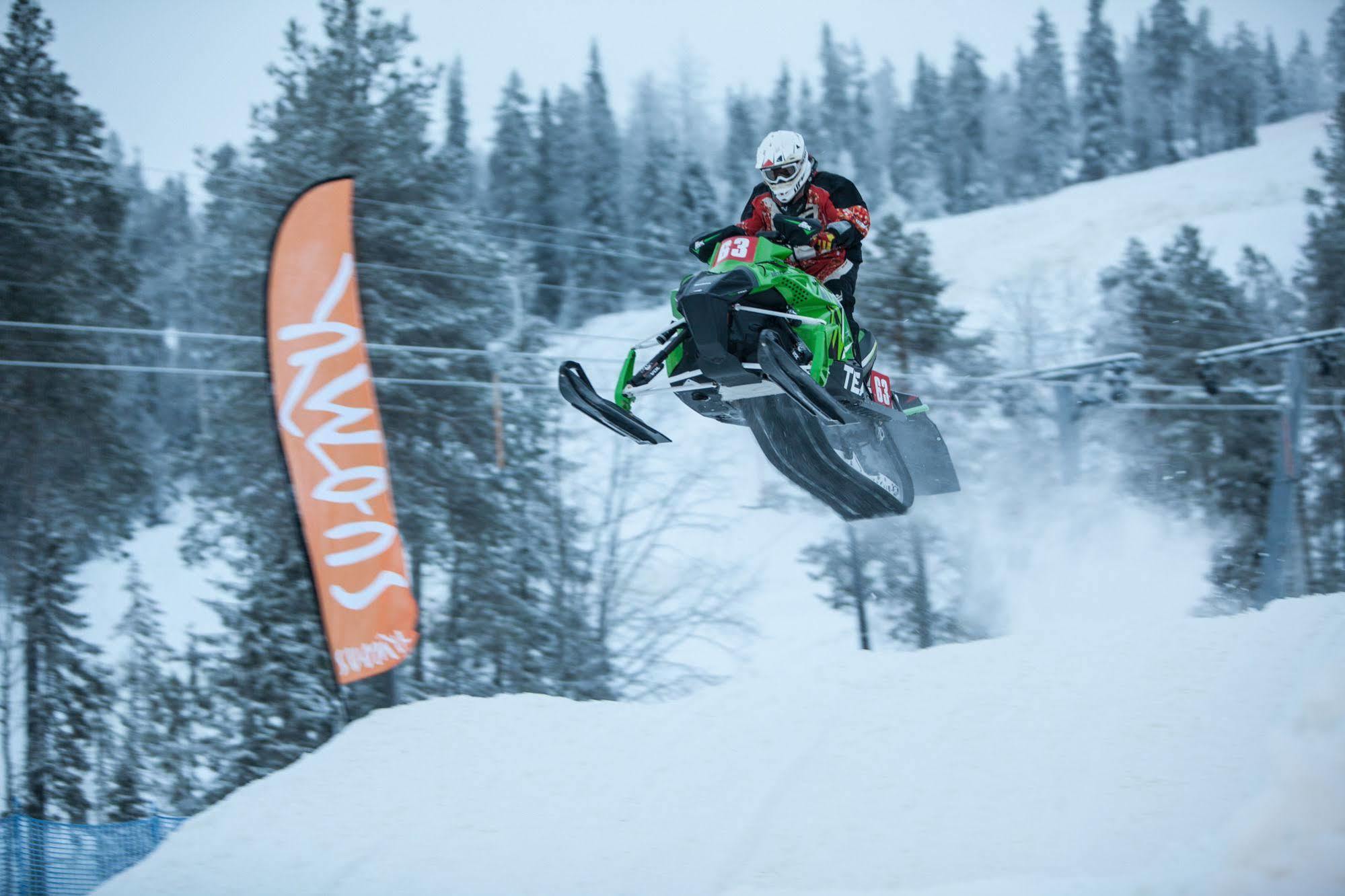 Hotelli Suomutunturi Exteriör bild